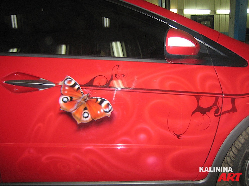 Аэрография на автомобиле Honda Civic - бабочка
